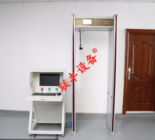  熱成像式體溫篩查安檢門(mén)